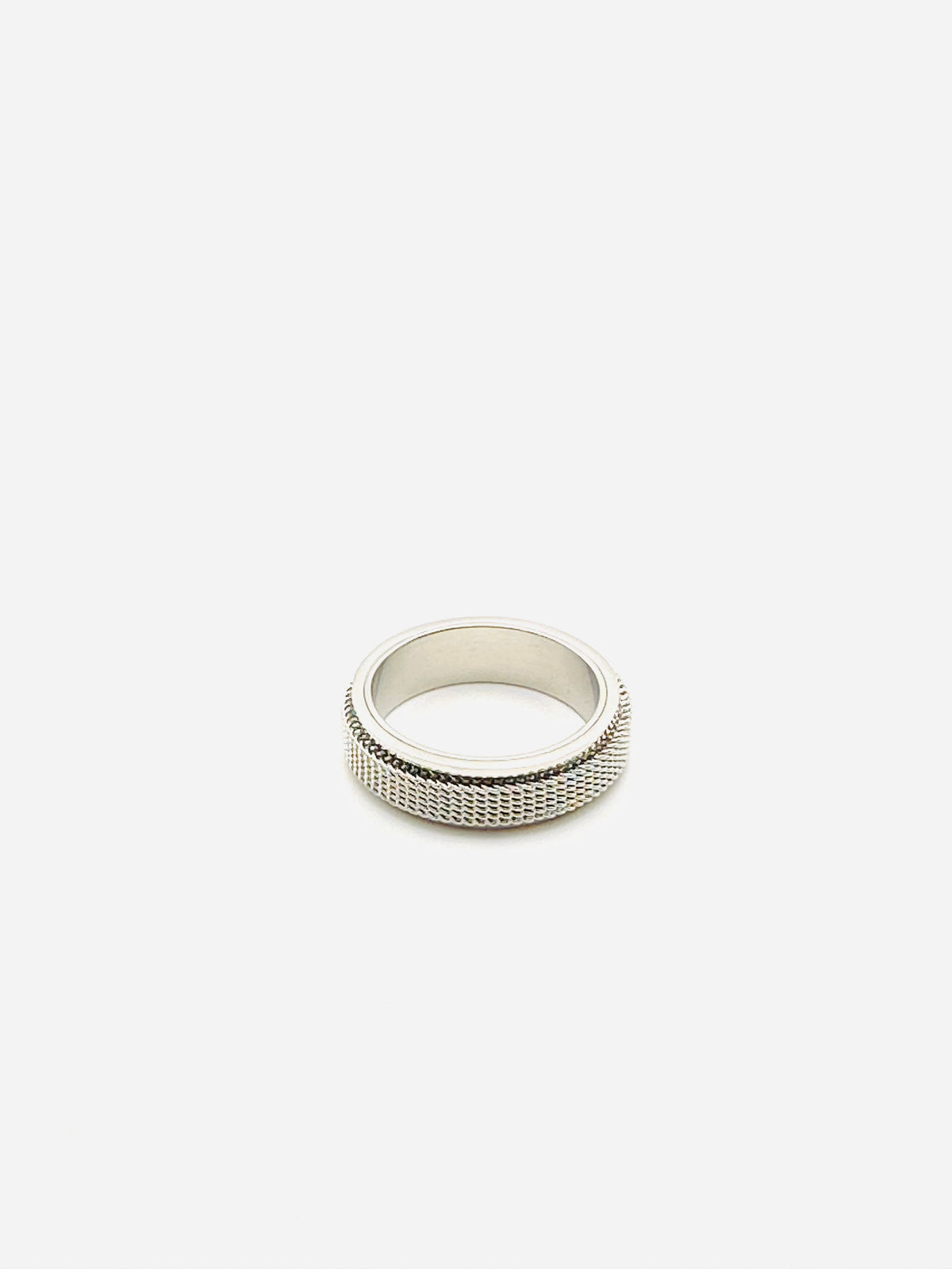 Men&#39;s Textured Ring in Silver